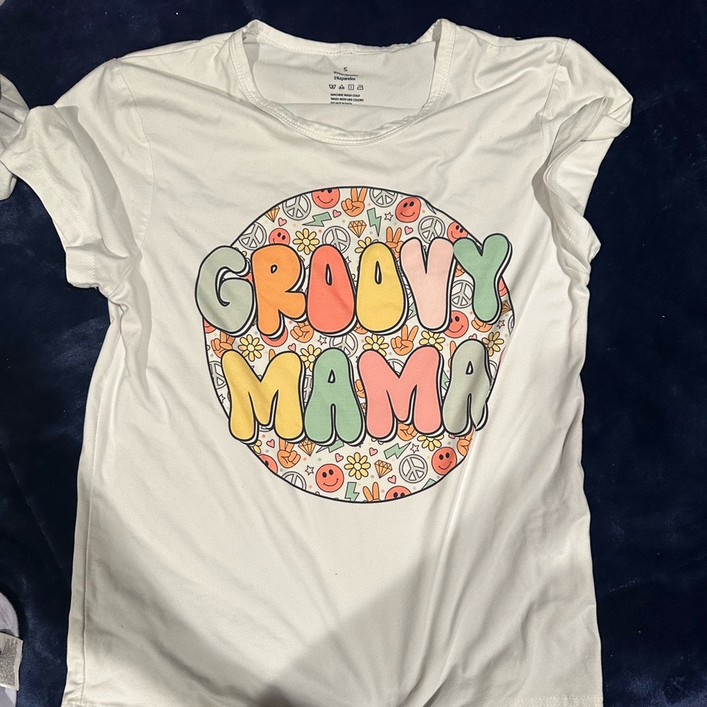 Groovy mama tee